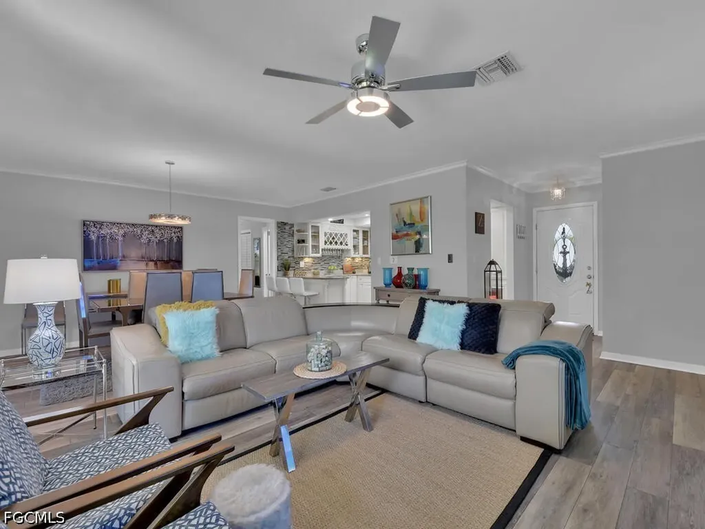 4263 Island Circle Fort Myers FL 33919