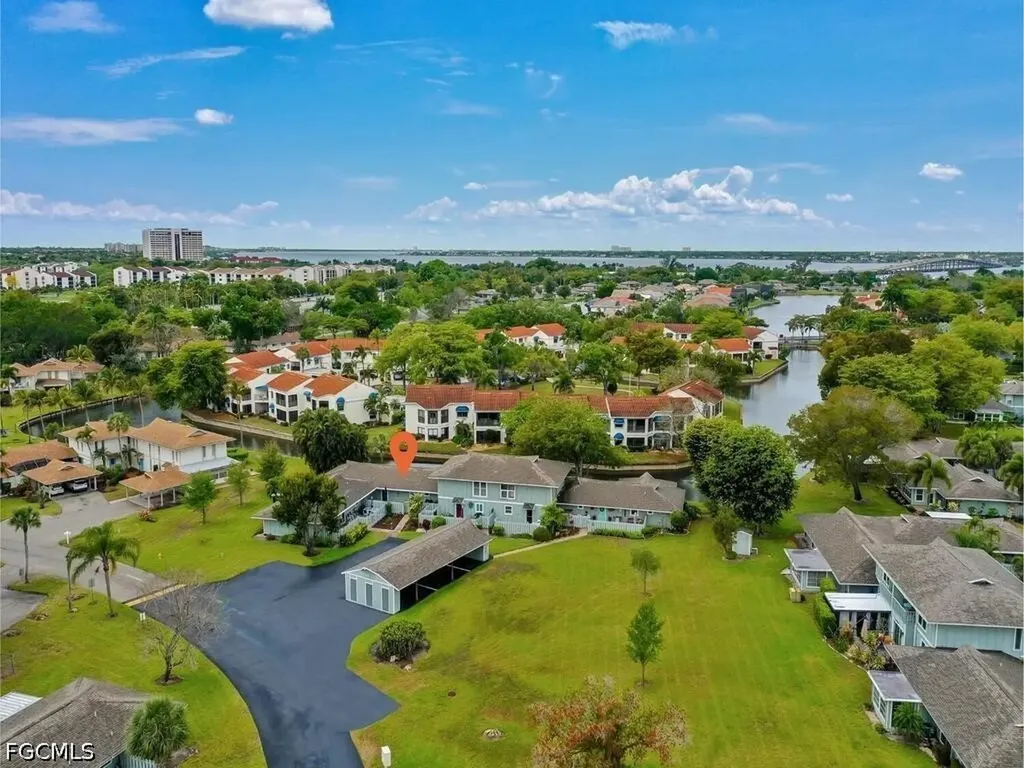 4263 Island Circle Fort Myers FL 33919