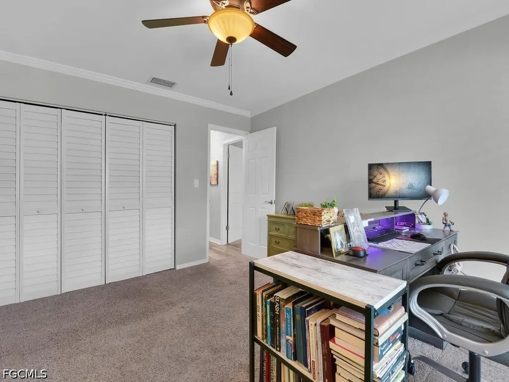 4263 Island Circle Fort Myers FL 33919