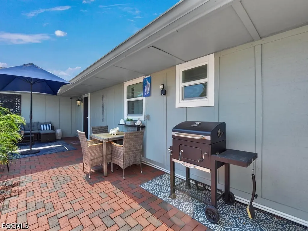 4263 Island Circle Fort Myers FL 33919