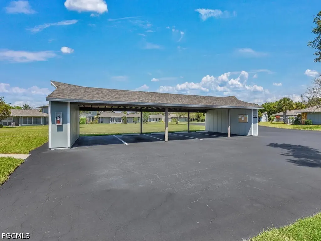 4263 Island Circle Fort Myers FL 33919