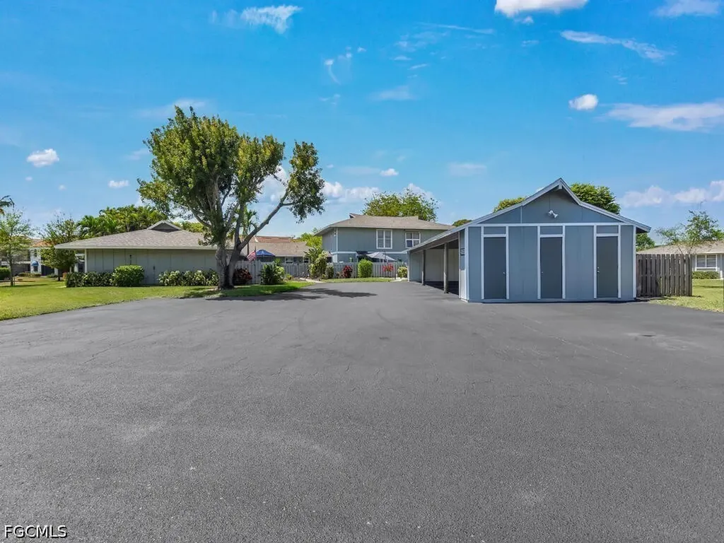4263 Island Circle Fort Myers FL 33919
