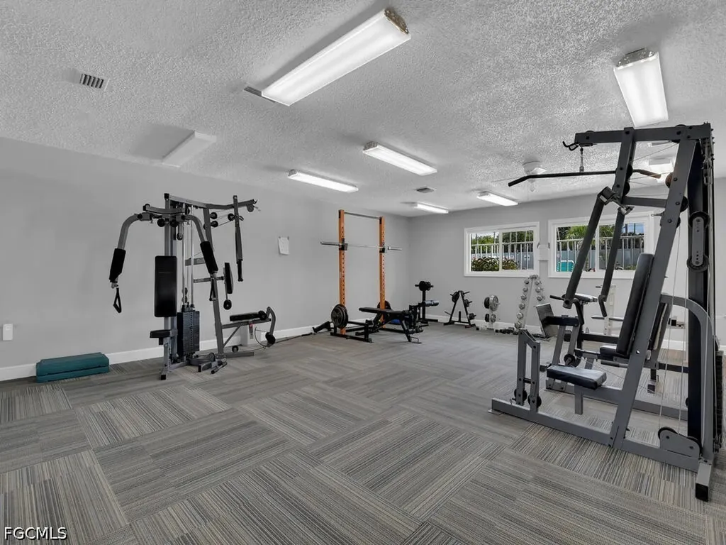 4263 Island Circle Fort Myers FL 33919