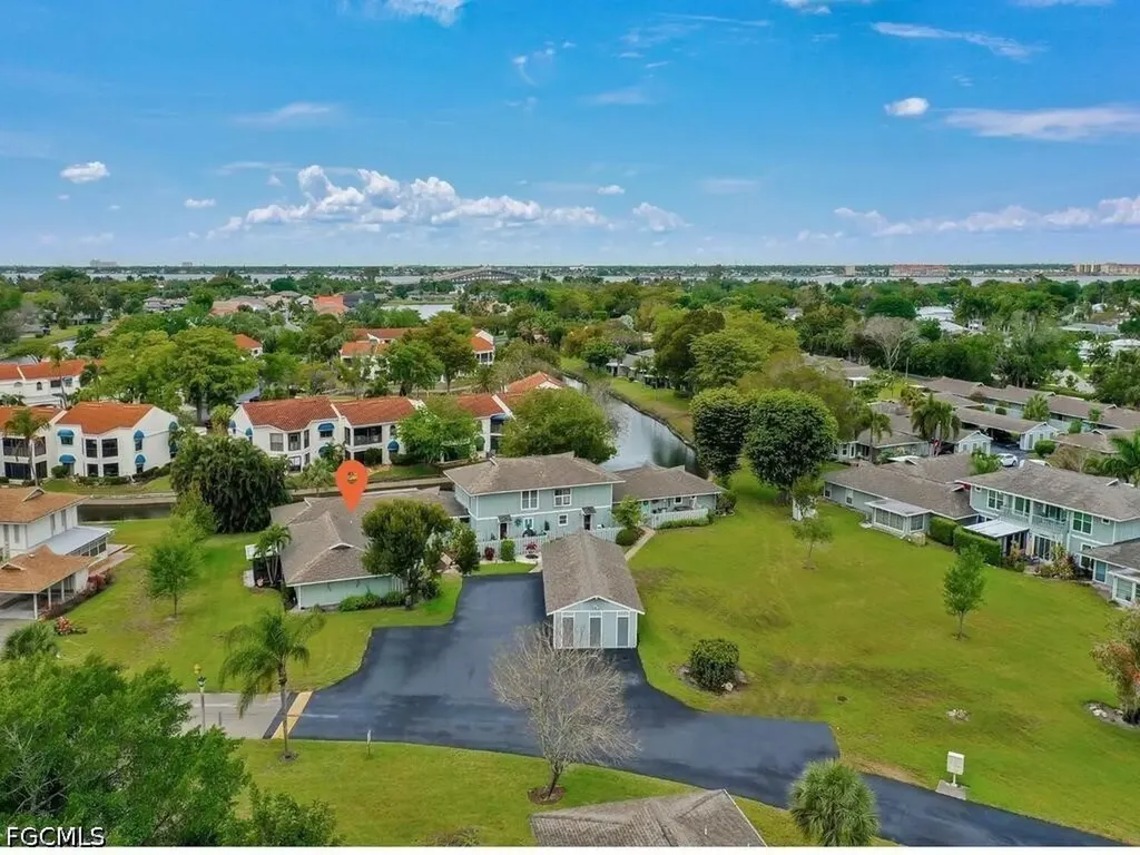 4263 Island Circle Fort Myers FL 33919