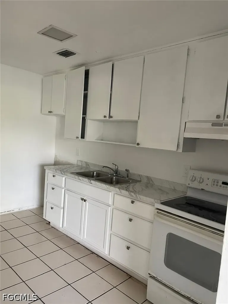 2148 Dora Street Fort Myers FL 33901