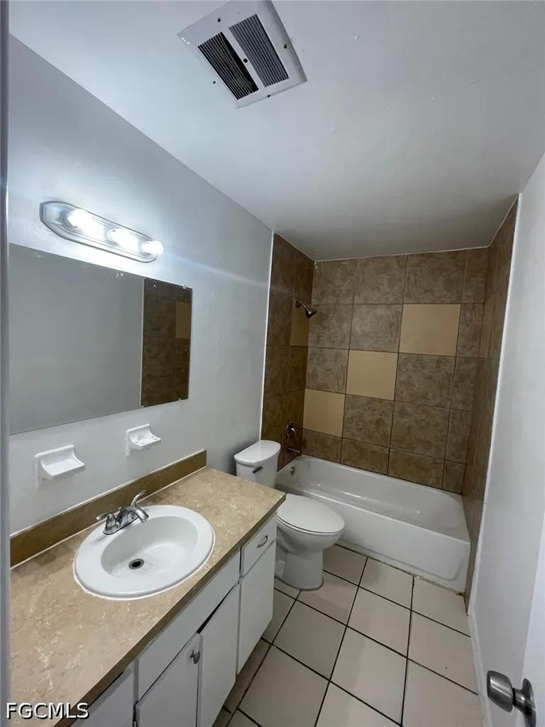 2148 Dora Street Fort Myers FL 33901