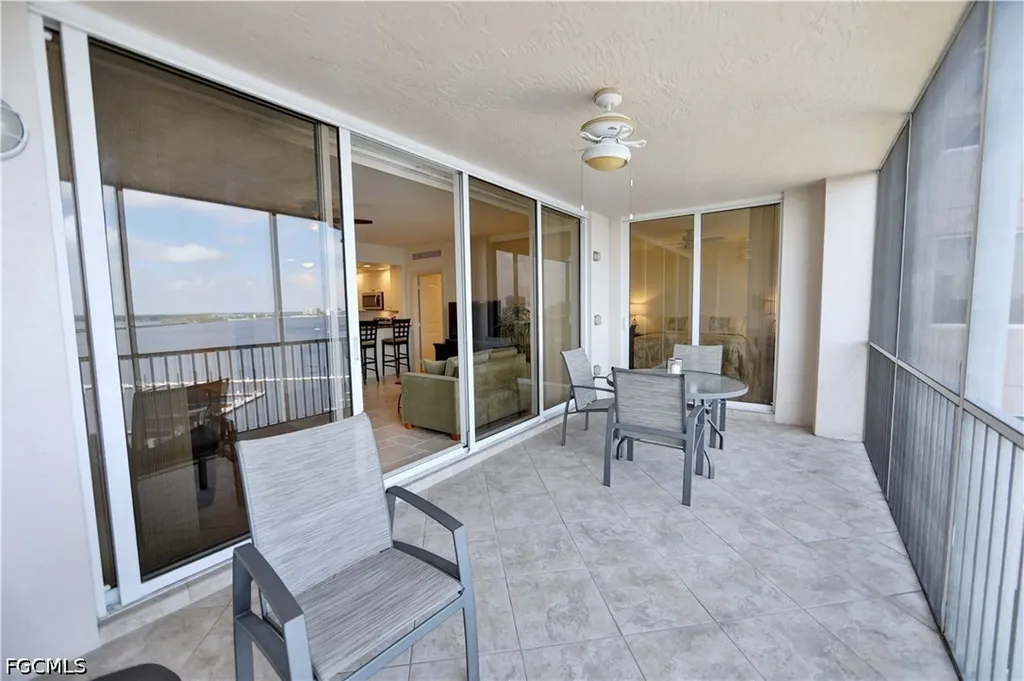 2090 W First Street Fort Myers FL 33901
