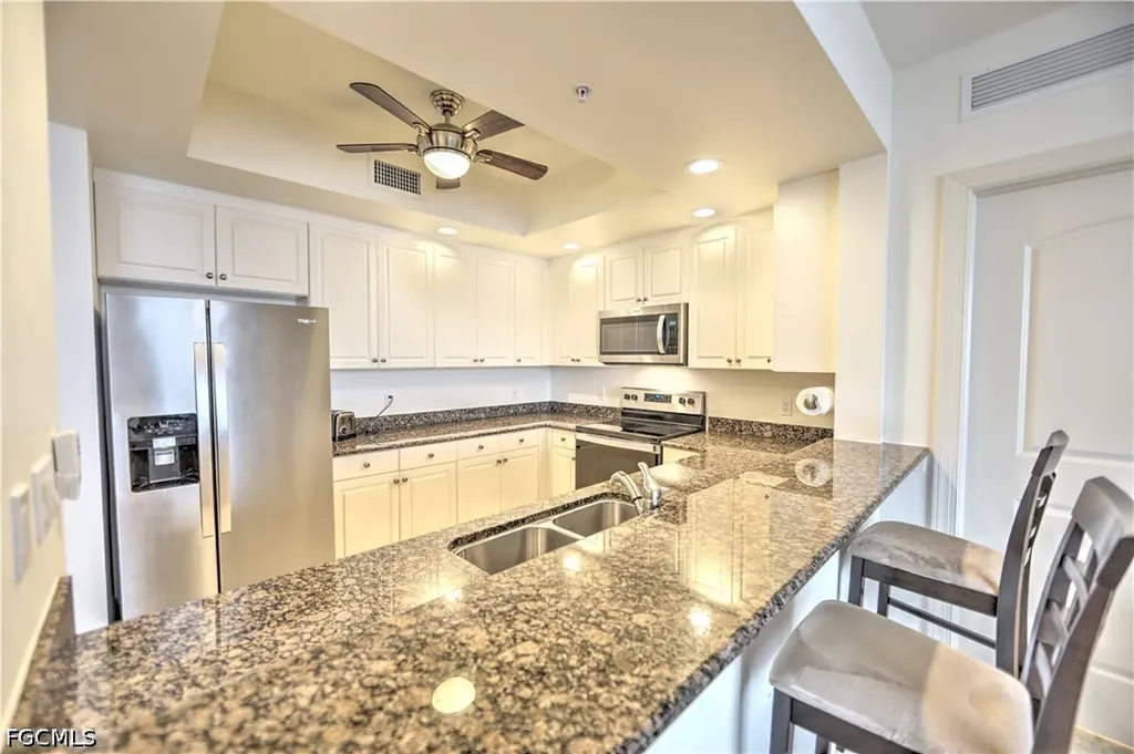 2090 W First Street Fort Myers FL 33901