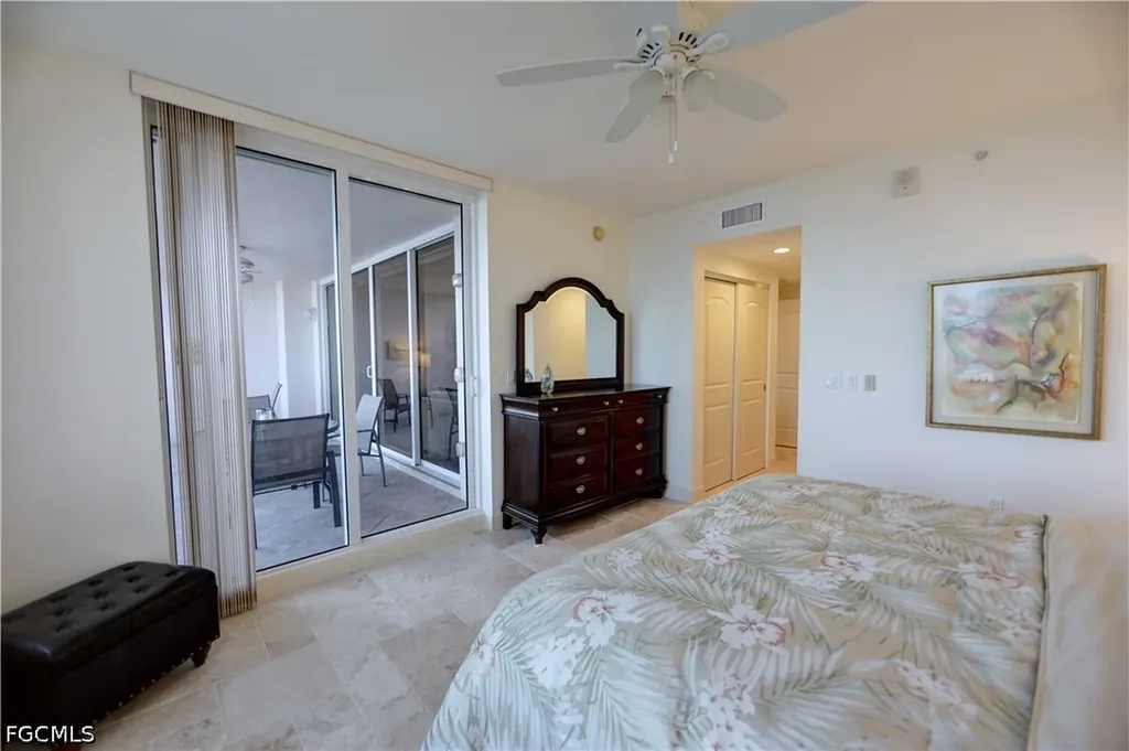 2090 W First Street Fort Myers FL 33901