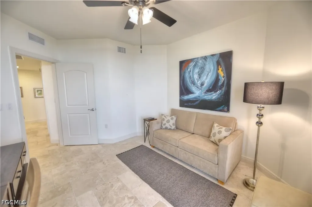 2090 W First Street Fort Myers FL 33901