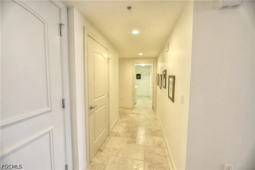 2090 W First Street Fort Myers FL 33901