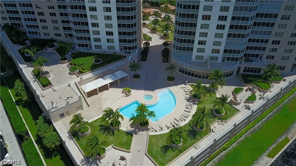 2090 W First Street Fort Myers FL 33901