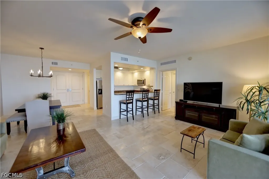 2090 W First Street Fort Myers FL 33901