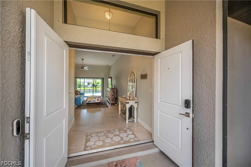 910 SW 12th Terrace Cape Coral FL 33991