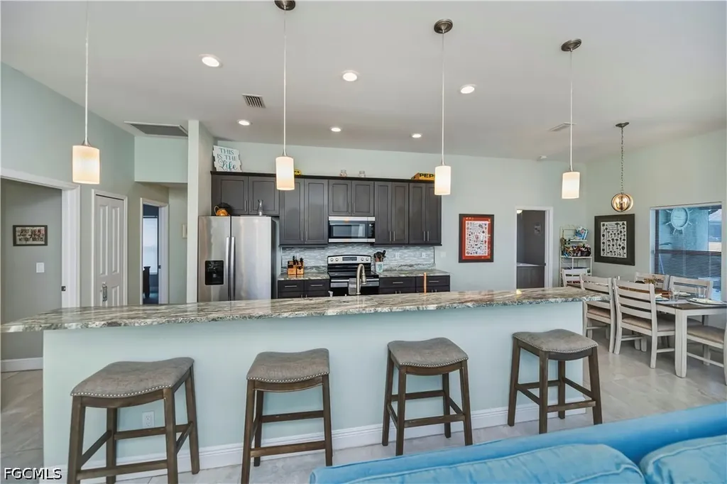 910 SW 12th Terrace Cape Coral FL 33991