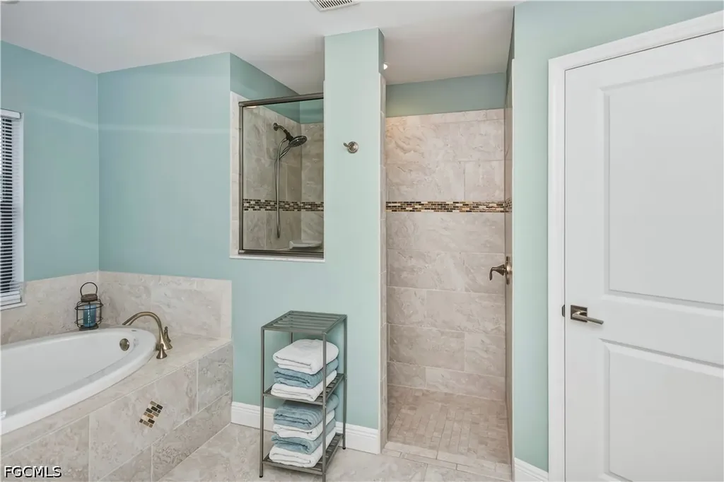 910 SW 12th Terrace Cape Coral FL 33991