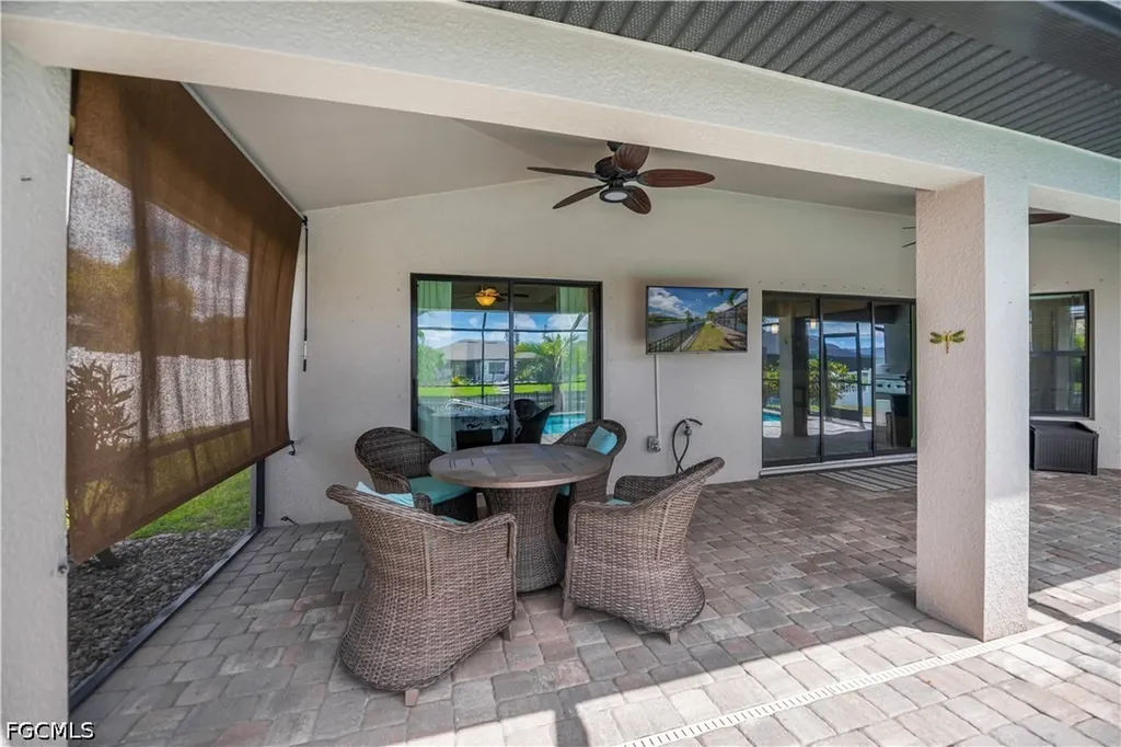 910 SW 12th Terrace Cape Coral FL 33991