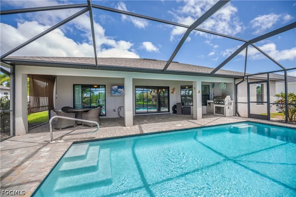 910 SW 12th Terrace Cape Coral FL 33991