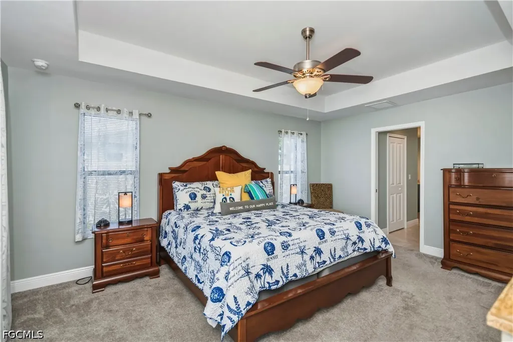 910 SW 12th Terrace Cape Coral FL 33991