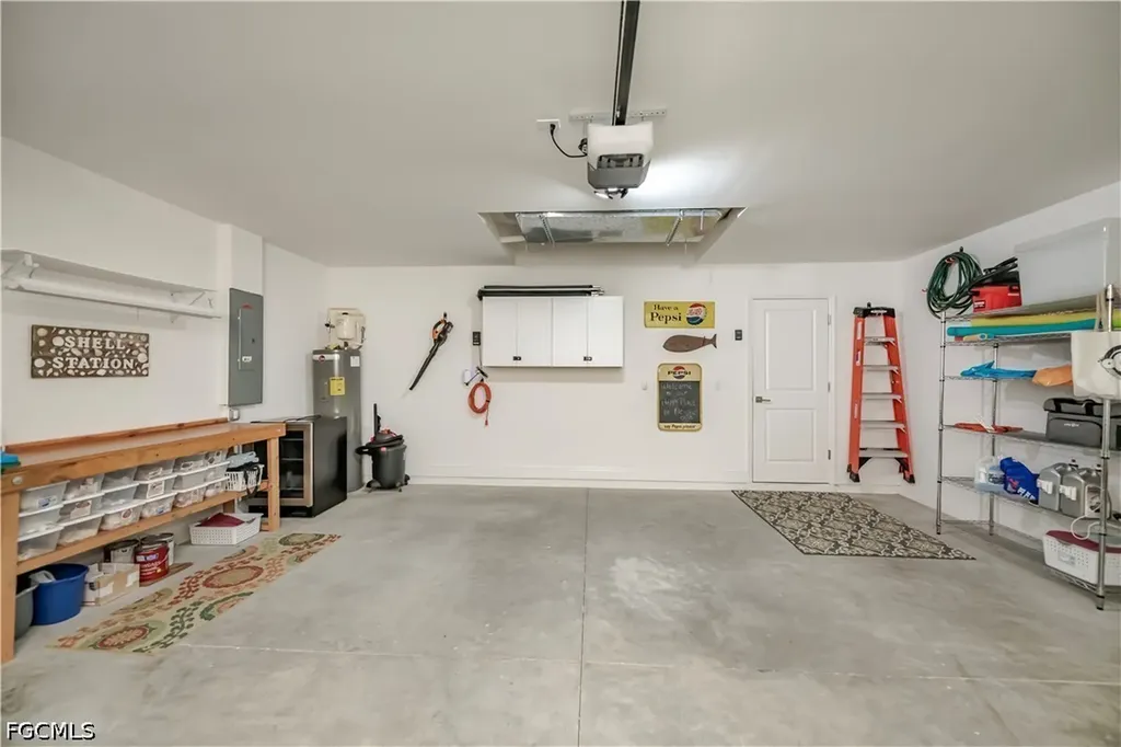 910 SW 12th Terrace Cape Coral FL 33991