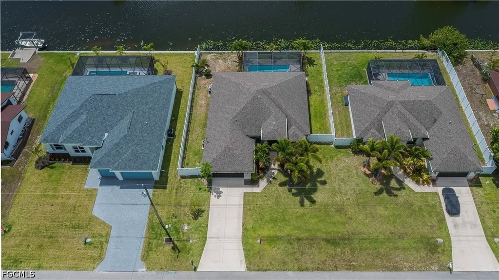 910 SW 12th Terrace Cape Coral FL 33991