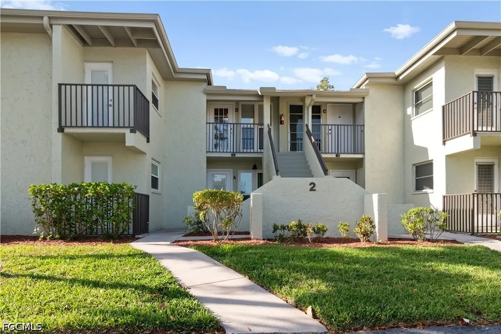 Fort Myers FL, 7400 College Parkway, Unit 2D