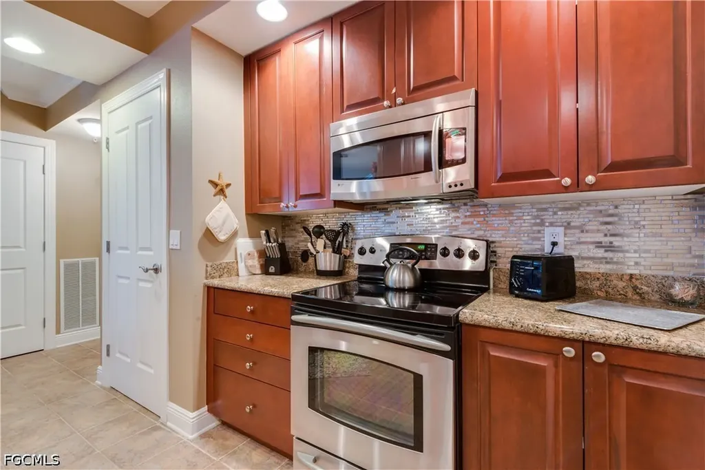 2825 Palm Beach Boulevard Fort Myers FL 33916
