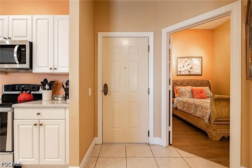 2745 1st Street Fort Myers FL 33916
