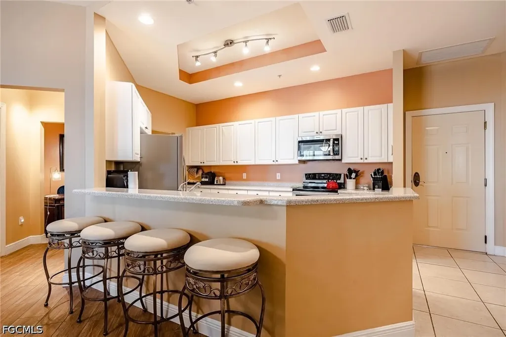 2745 1st Street Fort Myers FL 33916