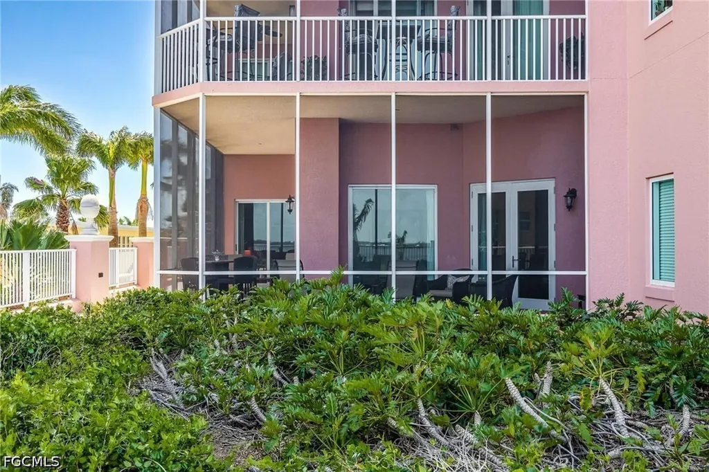 2745 1st Street Fort Myers FL 33916