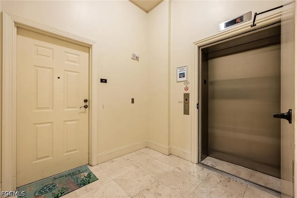 2745 1st Street Fort Myers FL 33916