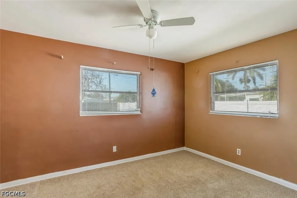 806 Entrada Drive N Fort Myers FL 33919
