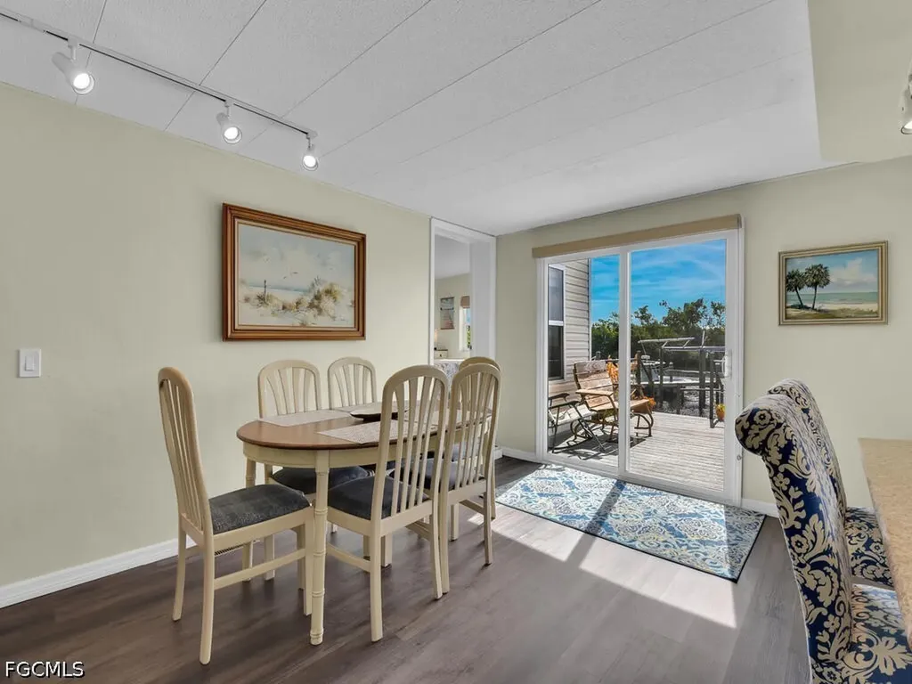 37 Channel Lane Fort Myers FL 33905