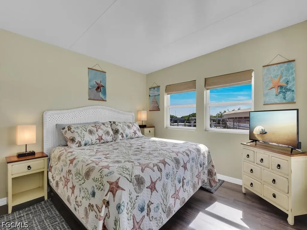 37 Channel Lane Fort Myers FL 33905