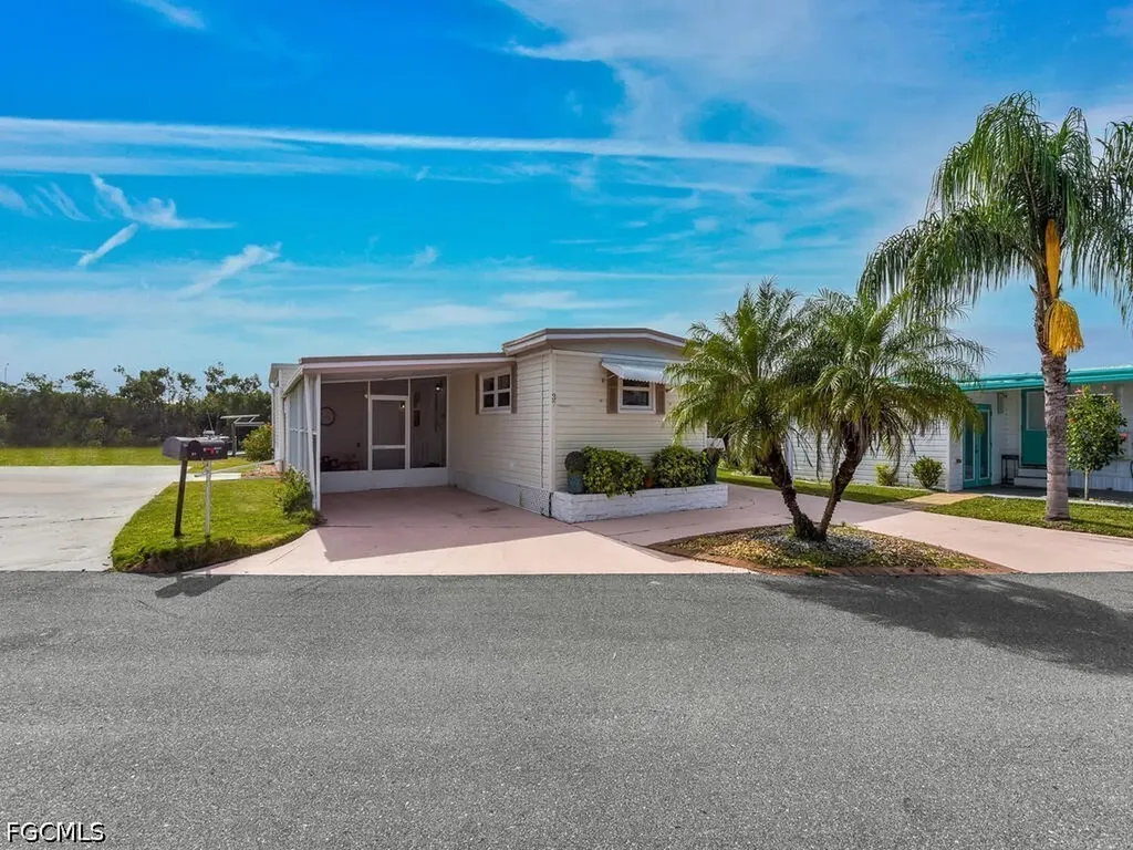 37 Channel Lane Fort Myers FL 33905