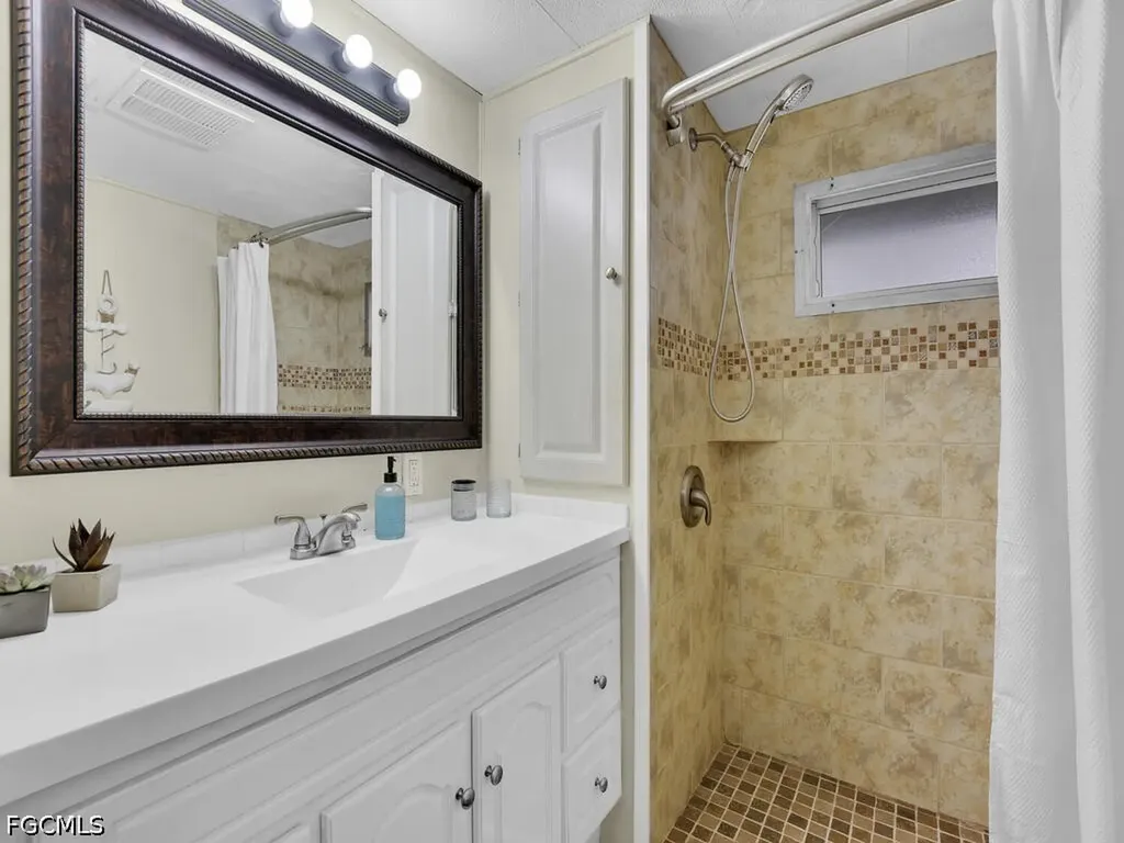 37 Channel Lane Fort Myers FL 33905