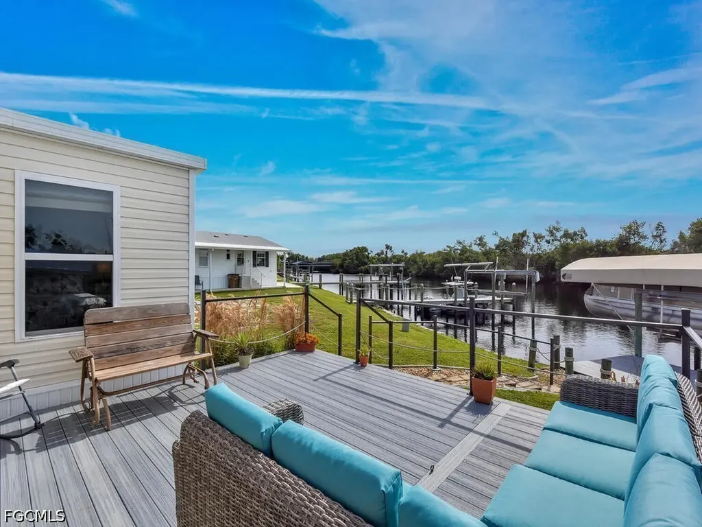 37 Channel Lane Fort Myers FL 33905