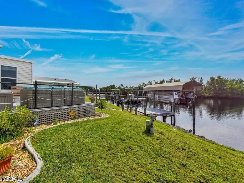 37 Channel Lane Fort Myers FL 33905