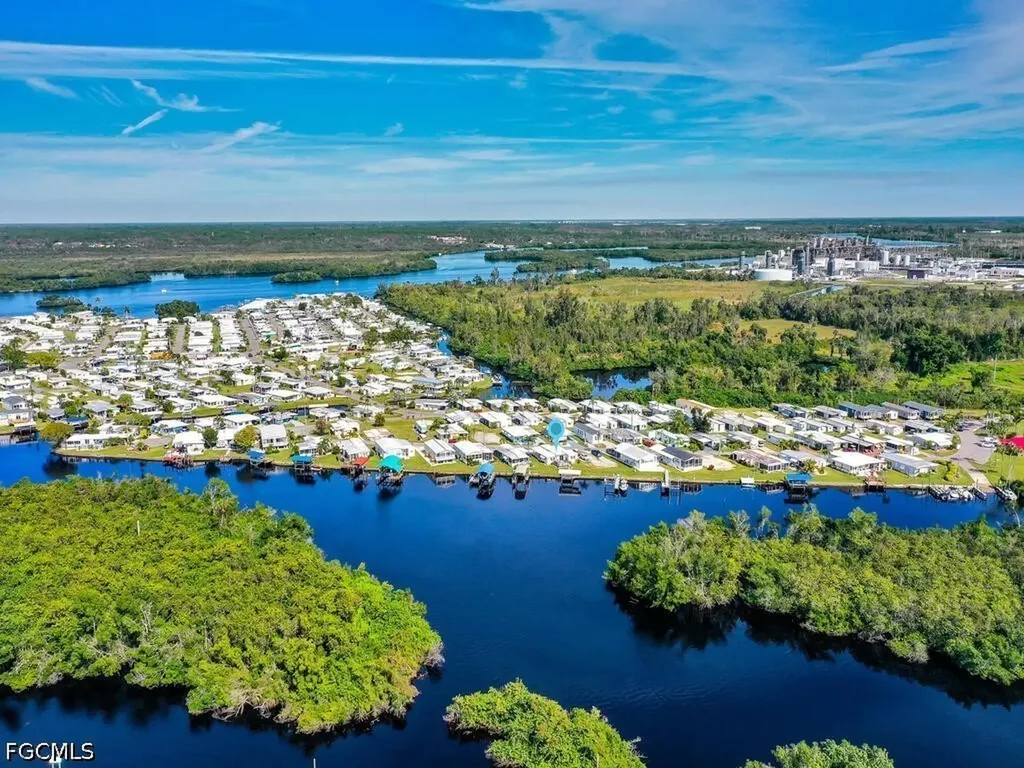 37 Channel Lane Fort Myers FL 33905