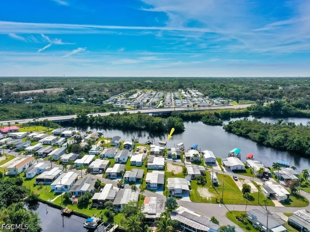 37 Channel Lane Fort Myers FL 33905