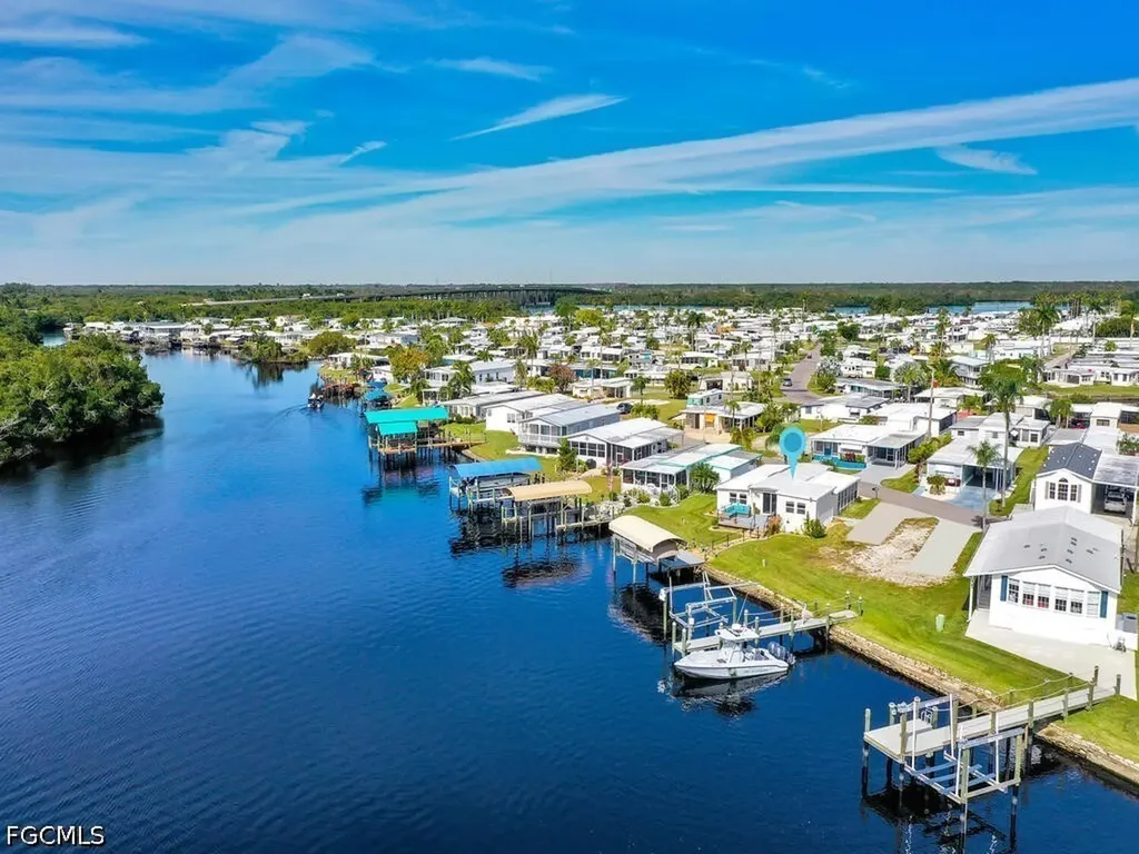 37 Channel Lane Fort Myers FL 33905
