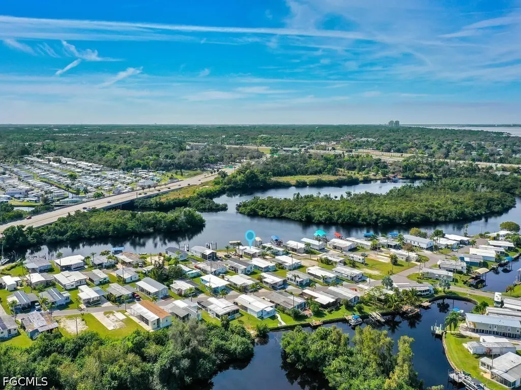 37 Channel Lane Fort Myers FL 33905