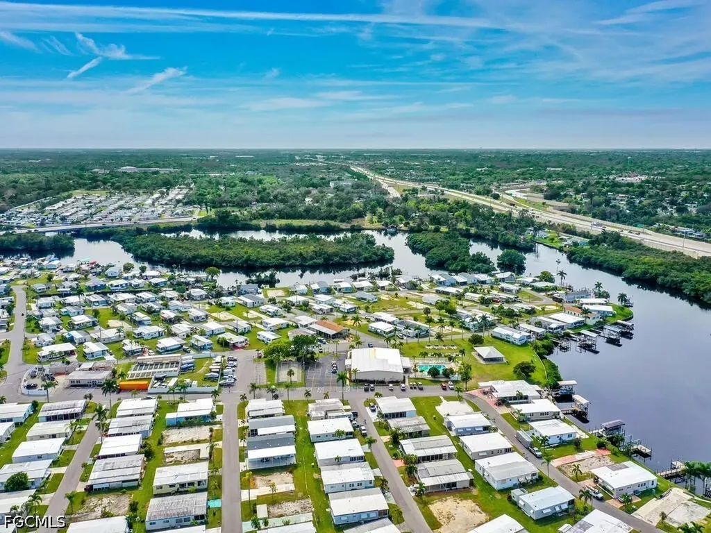 37 Channel Lane Fort Myers FL 33905