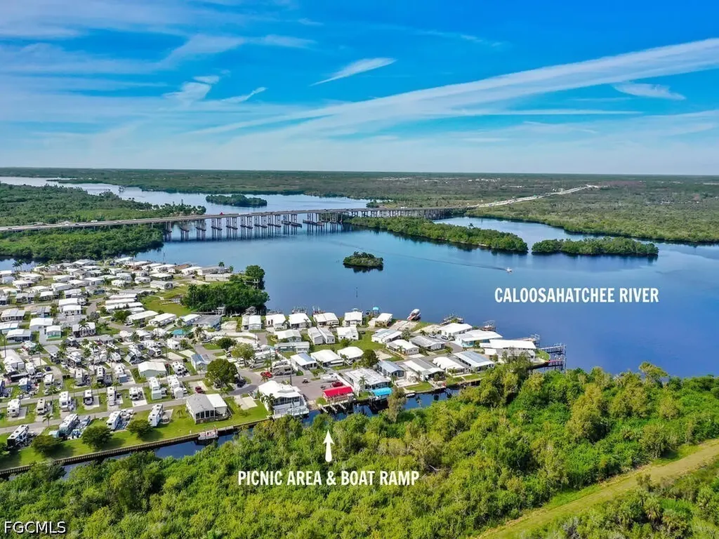 37 Channel Lane Fort Myers FL 33905