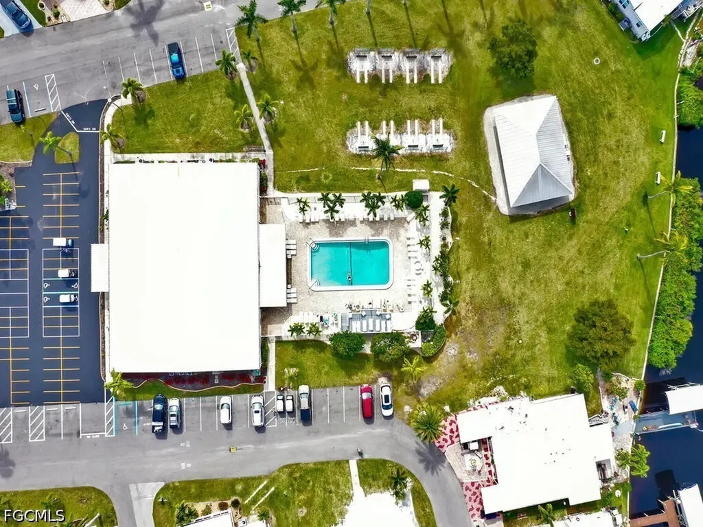 37 Channel Lane Fort Myers FL 33905