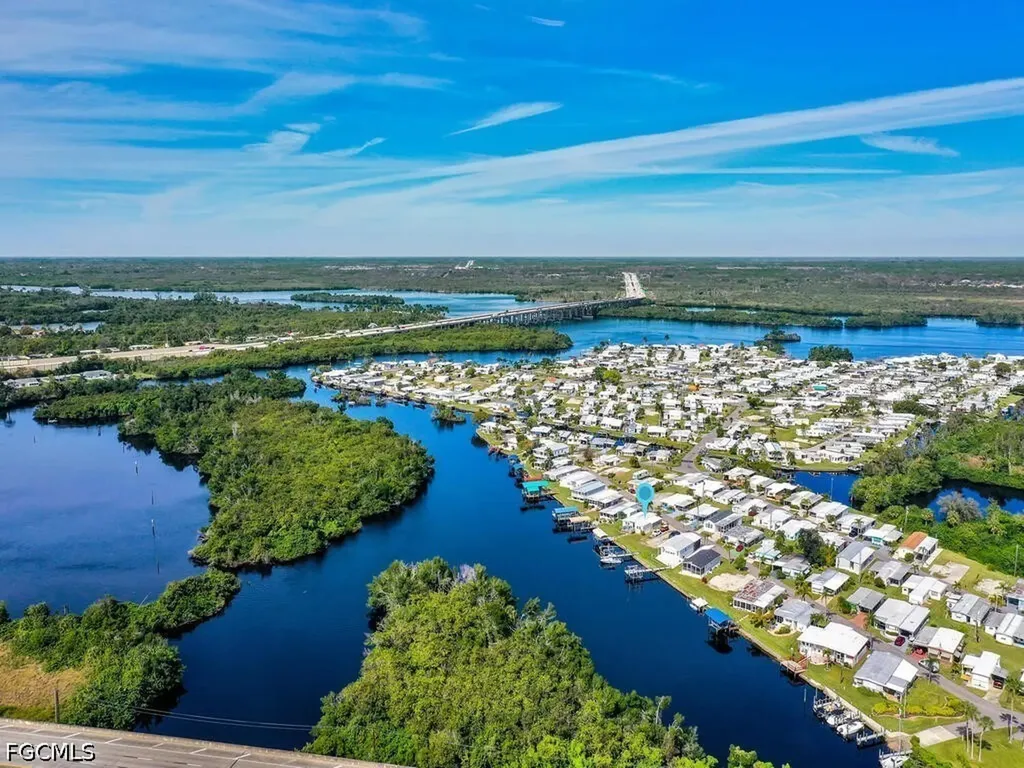 37 Channel Lane Fort Myers FL 33905