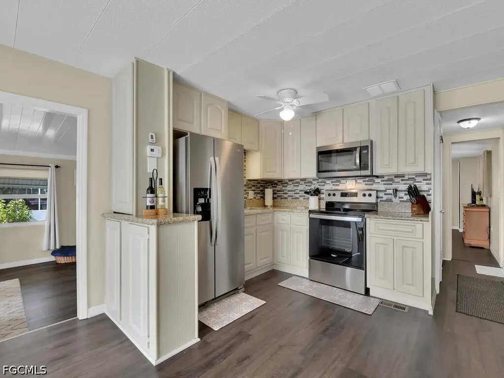 37 Channel Lane Fort Myers FL 33905