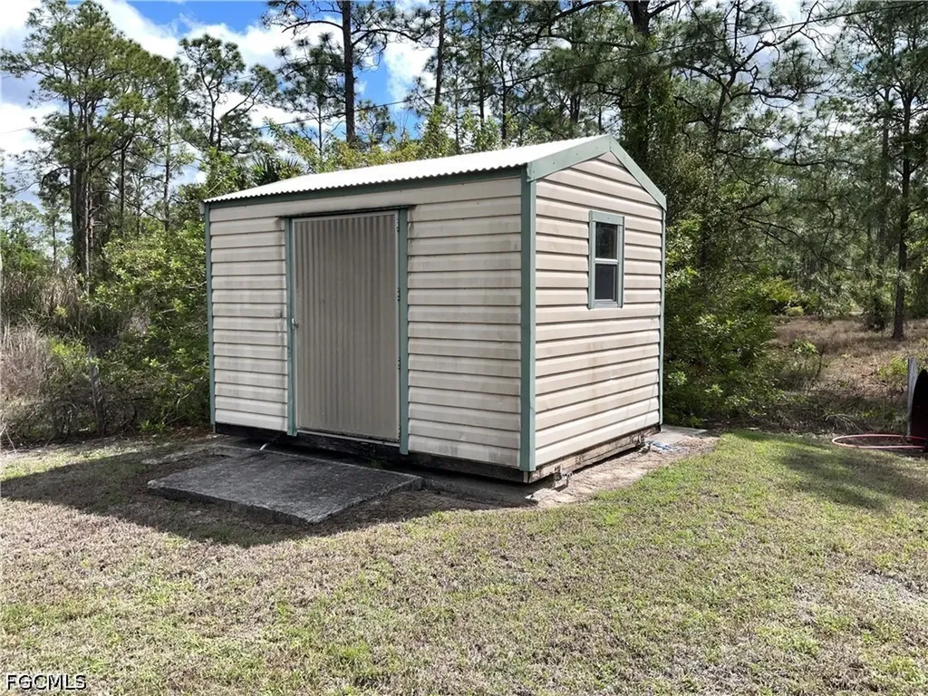 2218 Jackson Avenue Alva FL 33920