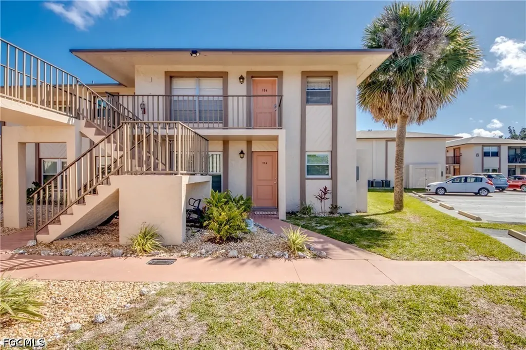 16881 Davis Road Fort Myers FL 33908