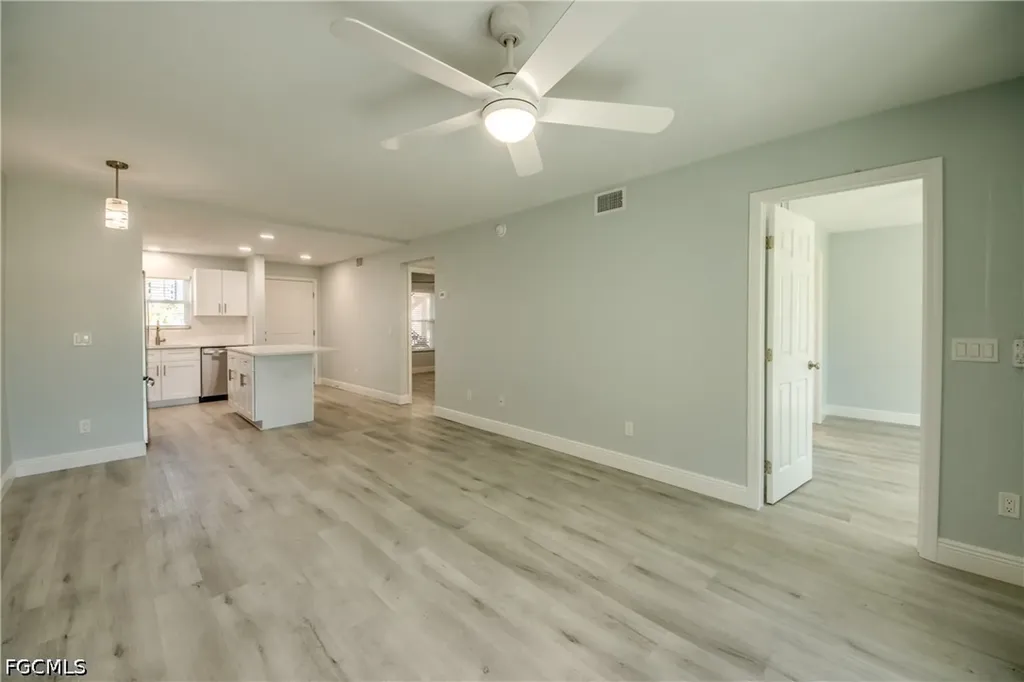 16881 Davis Road Fort Myers FL 33908